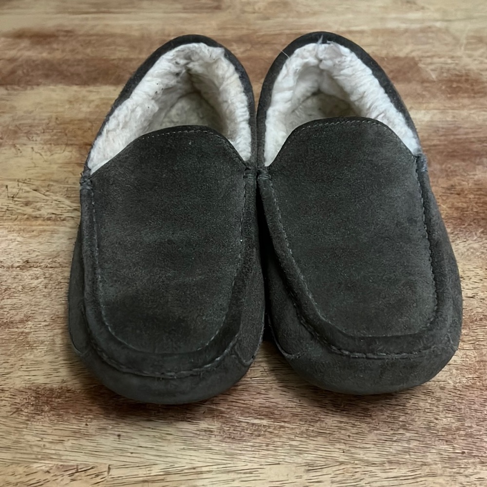 Mens size 7 ugg slippers grey